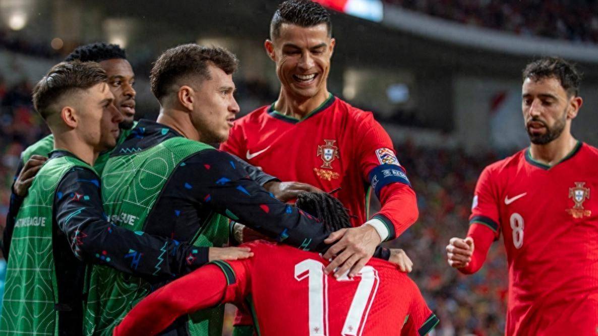 包含C罗与30激战中国队分钟，败北胜负难料！，Karsa焦点对战赛场气氛高涨的词条